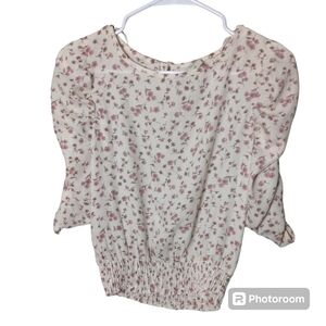 Paper Crane Cream/Red Floral Ruched Smocked Blouse Size Small